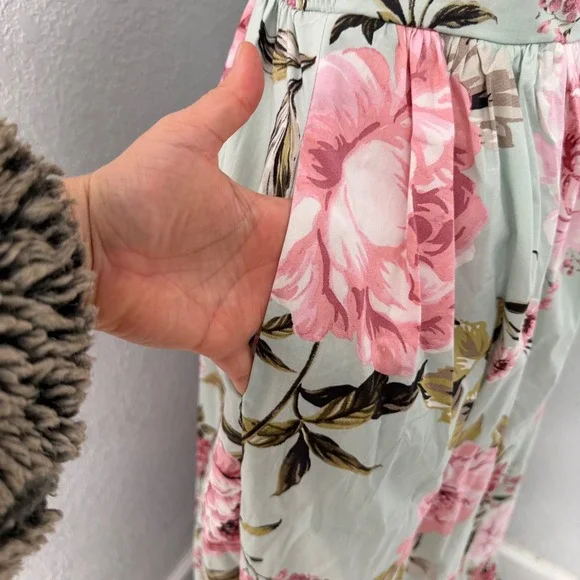 Joie Smocked Teal and pink floral maxi dress womens size small - Picture 5 of 8